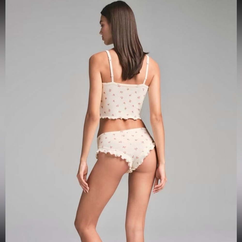 SKIMS LOGO POINTELLE CROPPED CAMI SET MARBLE PINK ROSEBUD PRINT XS - Picture 4 of 11